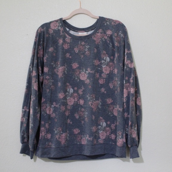 Knox Rose Sweaters - Knox Rose Floral Print Crewneck Gray - L Knox Rose Sweaters - Knox Rose Floral Print Crewneck Gray - L